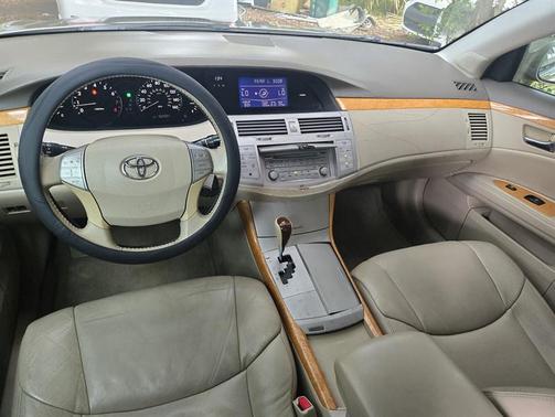 2005 Toyota Avalon XLS