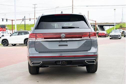 pure gray 2026 Volkswagen Atlas 2.0T SE w/Technology