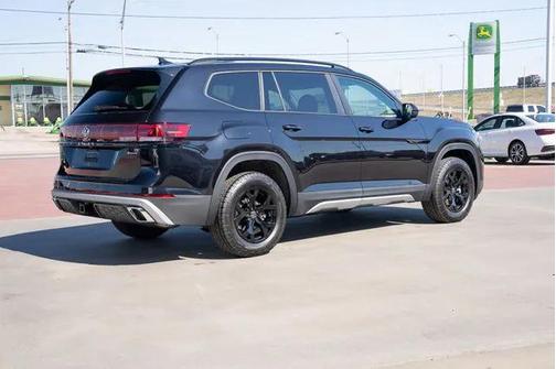 2026 Volkswagen Atlas Peak Edition