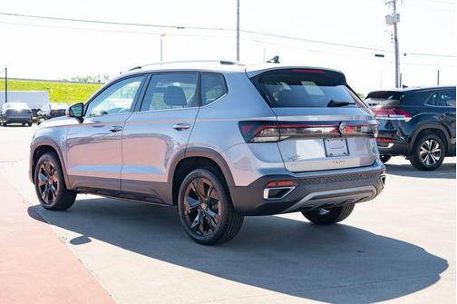 Pyrite Silver 2026 Volkswagen Taos SE