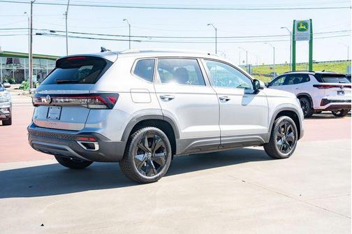 Pyrite Silver 2026 Volkswagen Taos SE