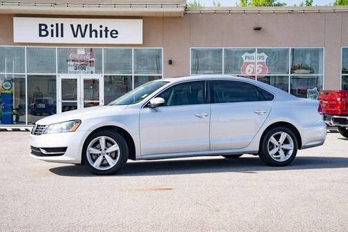 2013 Volkswagen Passat 2.0 TDI SE w/ Sunroof