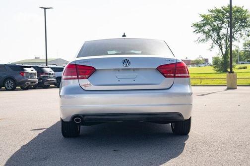 2013 Volkswagen Passat 2.0 TDI SE w/ Sunroof