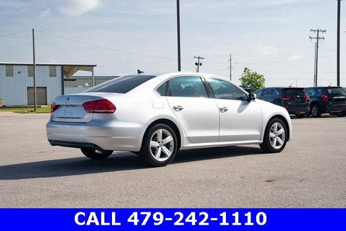 2013 Volkswagen Passat 2.0 TDI SE w/ Sunroof