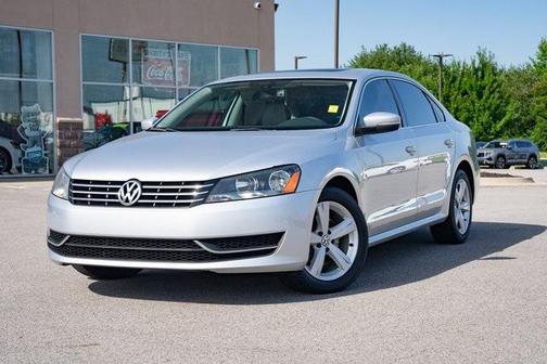 2013 Volkswagen Passat 2.0 TDI SE w/ Sunroof