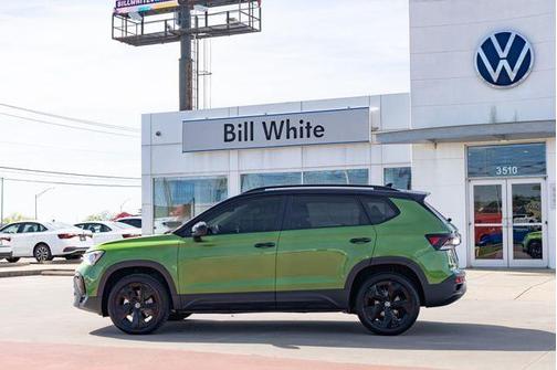 2026 Volkswagen Taos SE Black