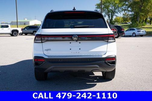 2025 Volkswagen Taos 1.5T SE Black