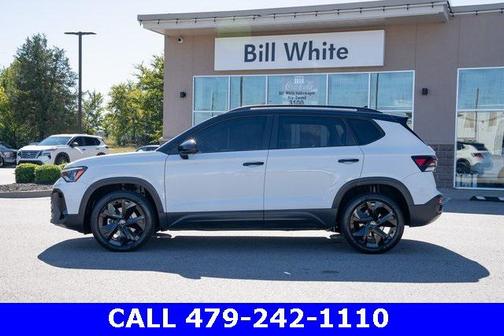 2025 Volkswagen Taos 1.5T SE Black