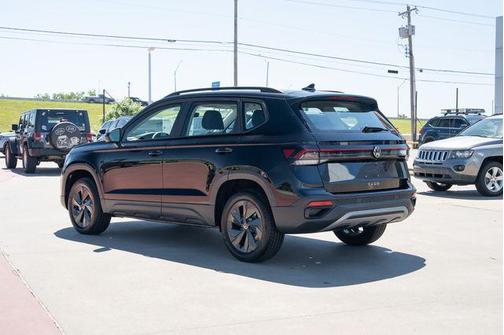 Deep Black Pearl 2026 Volkswagen Taos S