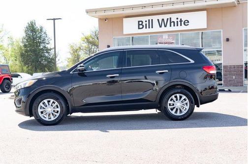 Ebony Black 2017 Kia Sorento LX