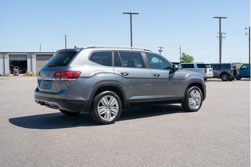 Platinum Gray Metallic 2019 Volkswagen Atlas 3.6L SE w/Technology