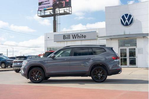 pure gray 2026 Volkswagen Atlas 2.0T SE w/Technology