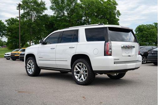 White Frost Tricoat 2019 GMC Yukon Denali