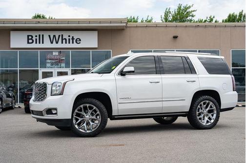 White Frost Tricoat 2019 GMC Yukon Denali