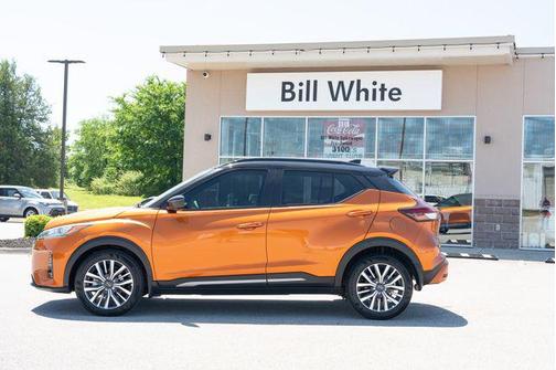 Monarch Orange Metallic/Super Black 2023 Nissan Kicks SR