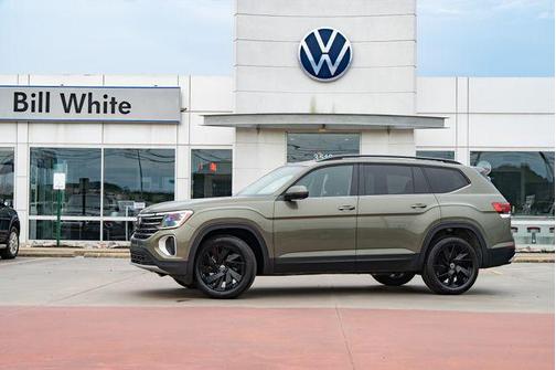 Avocado Green Pearl 2026 Volkswagen Atlas 2.0T SE w/Technology 4MOTION