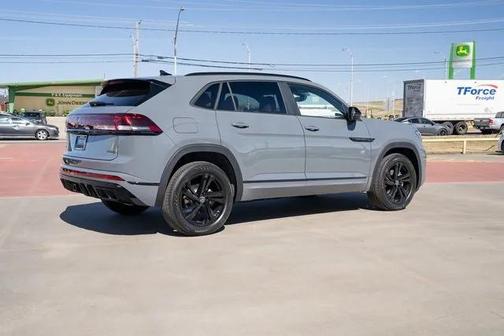 2026 Volkswagen Atlas Cross Sport 2.0T SEL