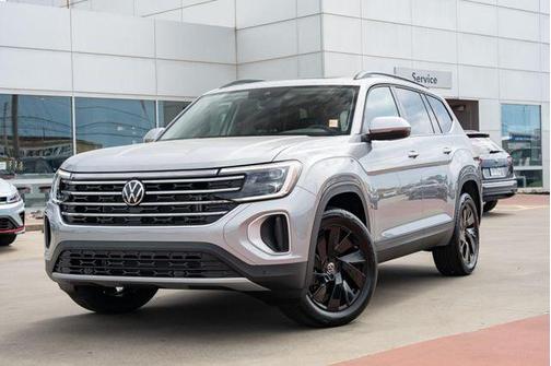 Silver Mist 2026 Volkswagen Atlas 2.0T SE w/Technology
