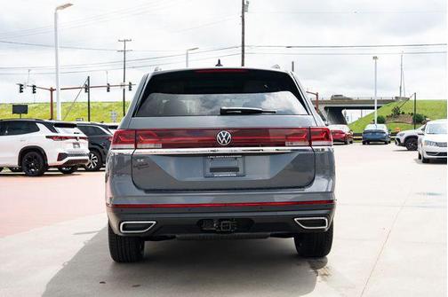pure gray 2026 Volkswagen Atlas 2.0T SE w/Technology