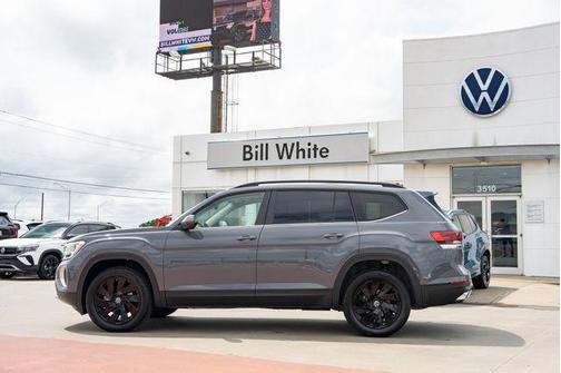 pure gray 2026 Volkswagen Atlas 2.0T SE w/Technology