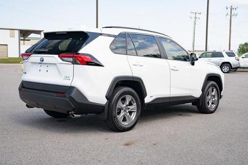 2022 Toyota RAV4 Hybrid XLE