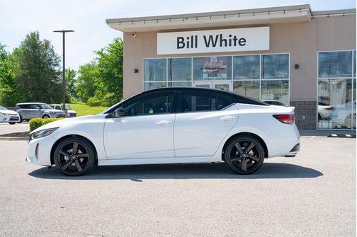 Aspen White Tricoat/Super Black 2024 Nissan Sentra SR