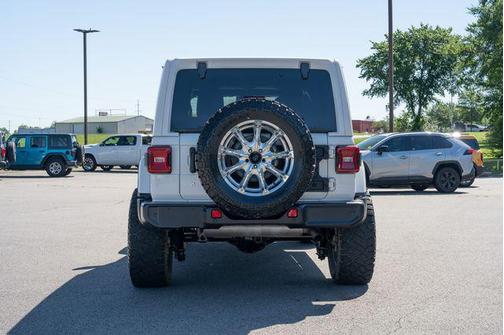 Bright White Clearcoat 2019 Jeep Wrangler Unlimited Sahara