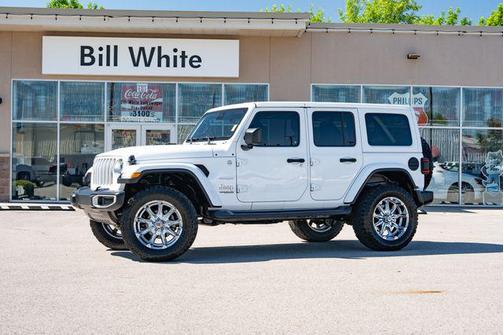 Bright White Clearcoat 2019 Jeep Wrangler Unlimited Sahara