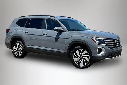 Pure Gray 2026 Volkswagen Atlas 2.0T SE w/Technology 4MOTION