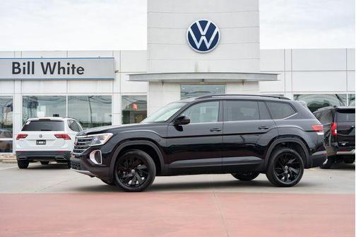 deep black pearl 2026 Volkswagen Atlas 2.0T SE w/Technology