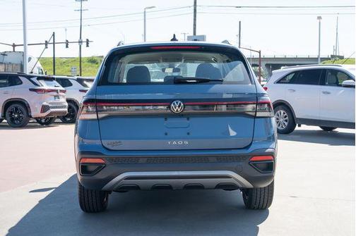 Monterey Blue Pearl 2026 Volkswagen Taos S