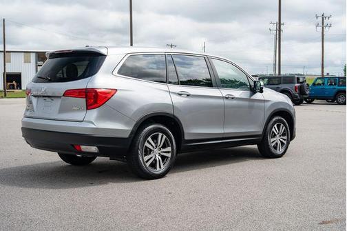 Lunar Silver Metallic 2017 Honda Pilot EX-L