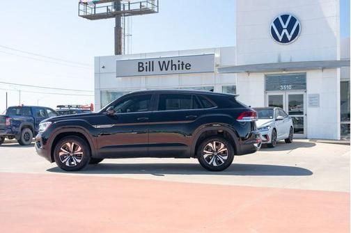 deep black pearl 2026 Volkswagen Atlas Cross Sport 2.0T SE