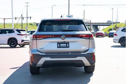 Pyrite Silver 2026 Volkswagen Tiguan 2.0T SE