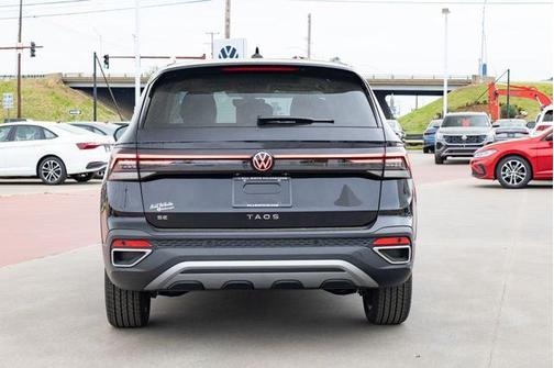 2026 Volkswagen Taos SE