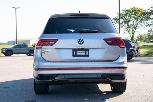 2024 Volkswagen Tiguan 2.0T SE R-Line Black