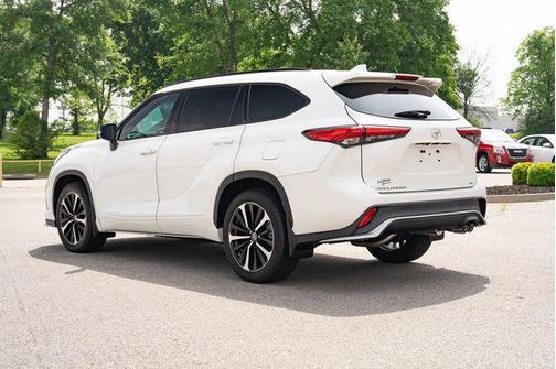 Blizzard Pearl 2021 Toyota Highlander XSE