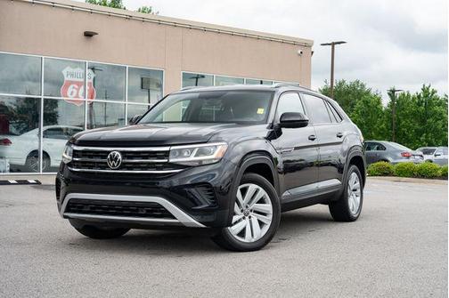 Deep Black Pearl 2022 Volkswagen Atlas Cross Sport 3.6L V6 SE w/Technology