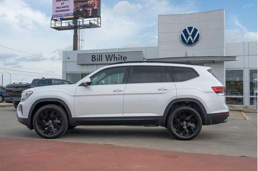 opal white pearl 2026 Volkswagen Atlas 2.0T SE w/Technology