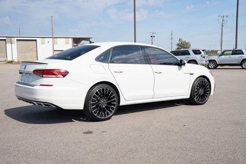 2020 Volkswagen Passat 2.0T R-Line