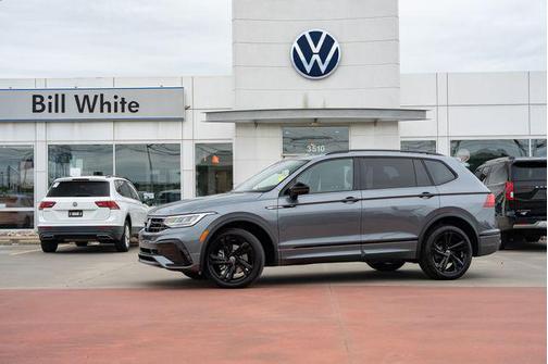 Platinum Gray Metallic 2024 Volkswagen Tiguan 2.0T SE R-Line Black