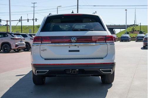 opal white pearl 2026 Volkswagen Atlas 2.0T SE w/Technology