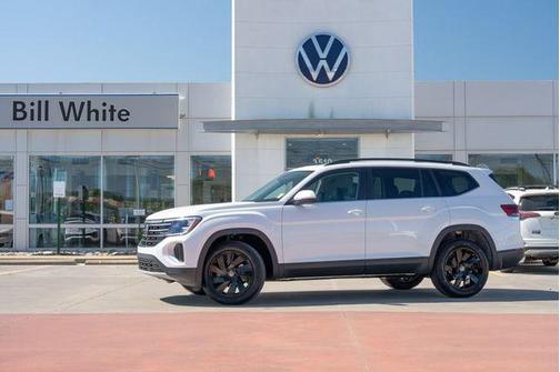 opal white pearl 2026 Volkswagen Atlas 2.0T SE w/Technology
