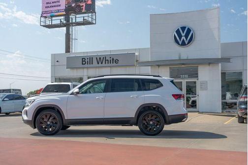 opal white pearl 2026 Volkswagen Atlas 2.0T SE w/Technology
