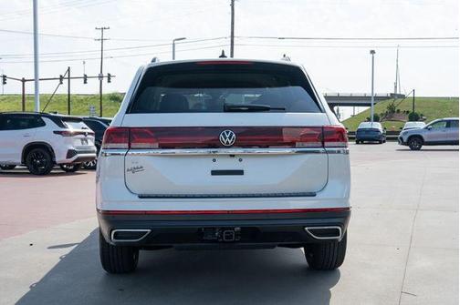 opal white pearl 2026 Volkswagen Atlas 2.0T SE w/Technology