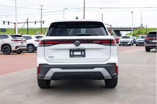 2026 Volkswagen Tiguan 2.0T SE