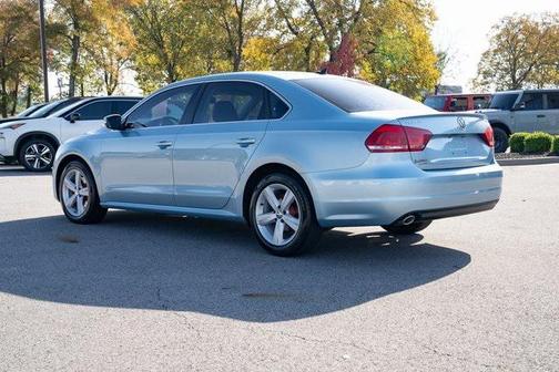 2013 Volkswagen Passat 2.0 TDI SE w/ Sunroof