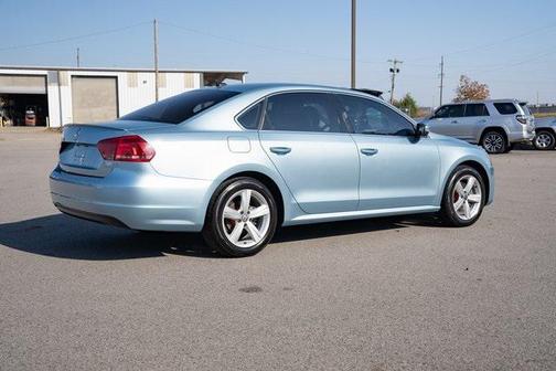 2013 Volkswagen Passat 2.0 TDI SE w/ Sunroof