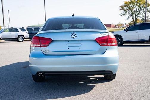2013 Volkswagen Passat 2.0 TDI SE w/ Sunroof