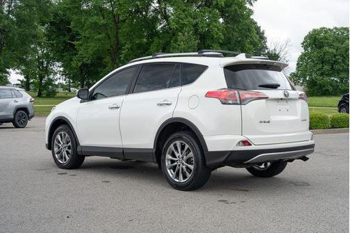 Blizzard Pearl 2017 Toyota RAV4 Limited